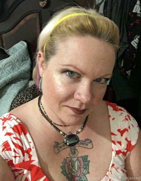 theapplejacked sexy pornstar photo