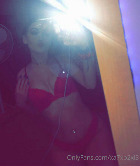 xa7xb2xi3 nude actress pic