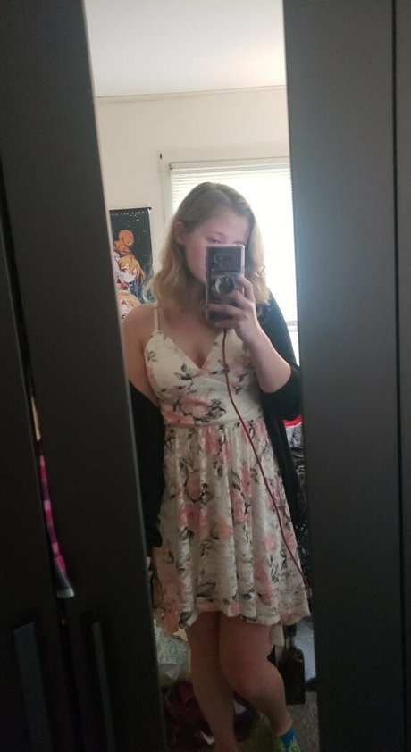 Silverspawn pretty actress photo