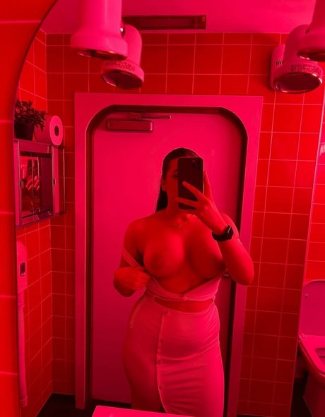 Pretty Boobs hot model photos