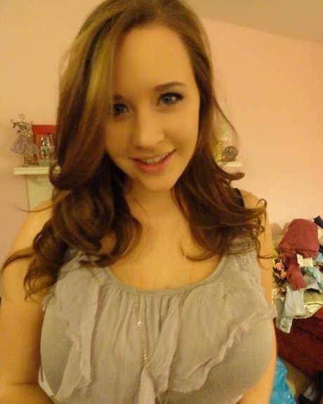 Maton Twins nude actress img