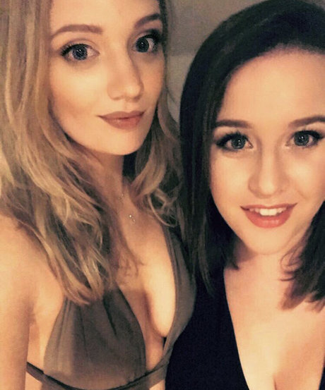 Maton Twins star top picture