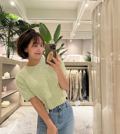 Yunjinpet erotic model picture