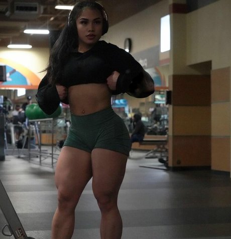 lovely lindo adult model img