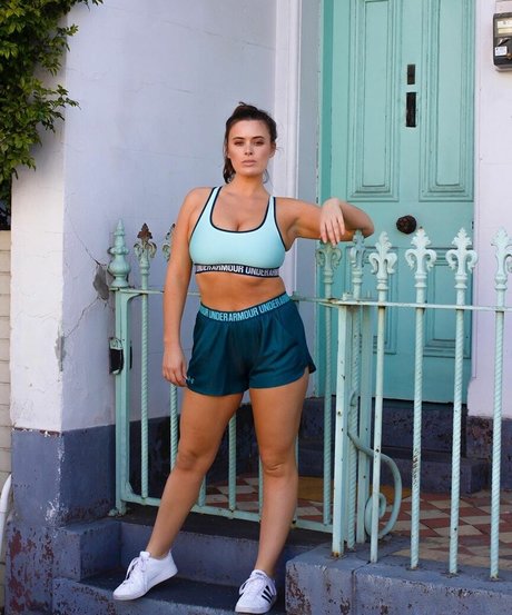 Tia Provost high quality star image