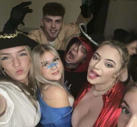 Hollie H hot pornstar pics