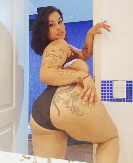 RottenVenus exclusive star picture