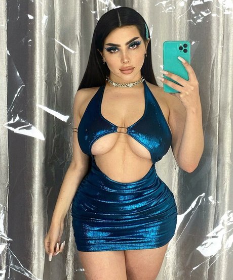 Vai Monroe naked pornstar pictures