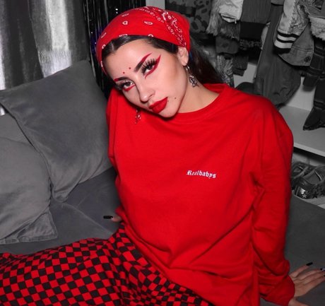 Vai Monroe adult actress pics