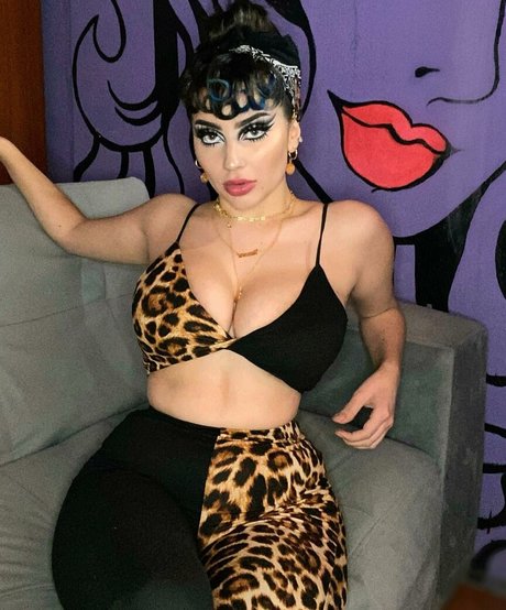 Vai Monroe star xxx gallery