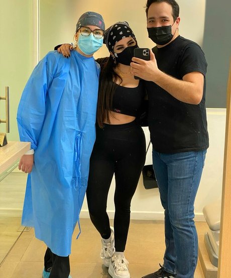 Vai Monroe pornographic star pictures