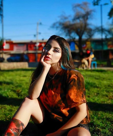 Vai Monroe pornstar nude pics