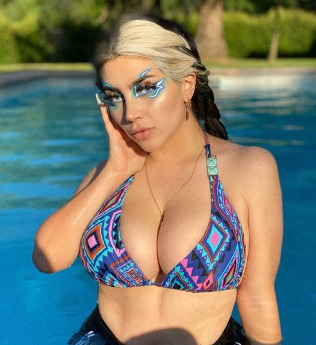 Vai Monroe high quality star photos