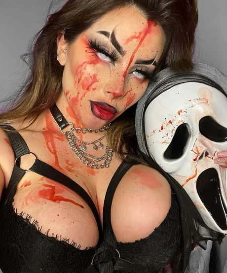 Vai Monroe nudes model pics