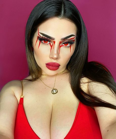 Vai Monroe pornstar hd img