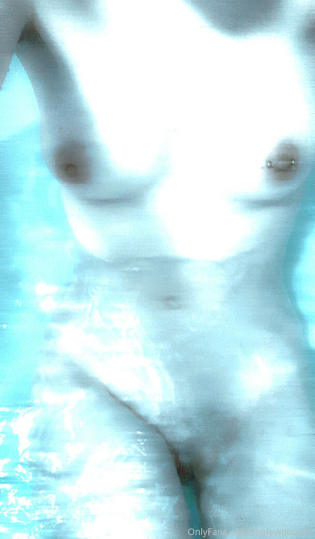 thelewdbunny pretty model img