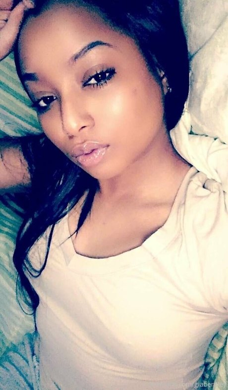 giaonlyfans model perfect pics