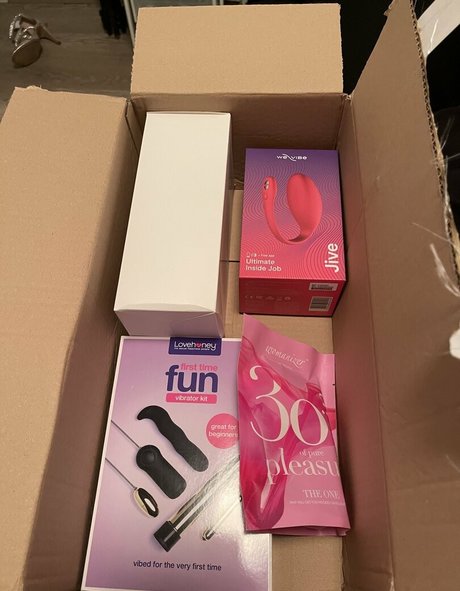 goddesslaylaaa naked model image