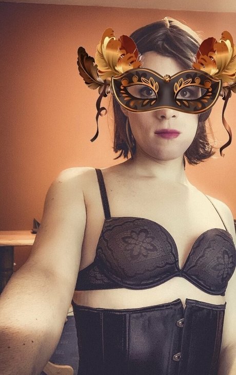 amicrossd model perfect pictures