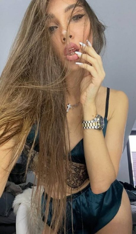 Anita Flexi pretty model images