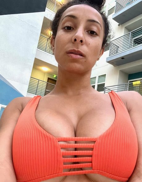 outdoor shower onlyfans porno pics