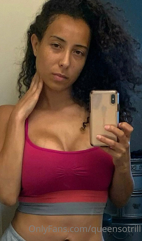 QueenSoTrill xxx pornstar photos