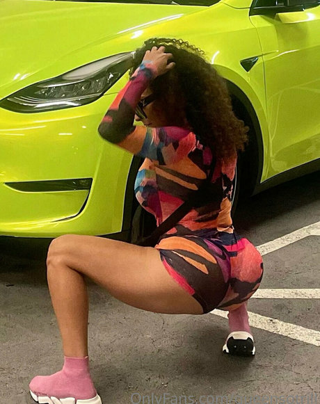 QueenSoTrill model gallery