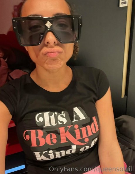 QueenSoTrill pretty pornstar image