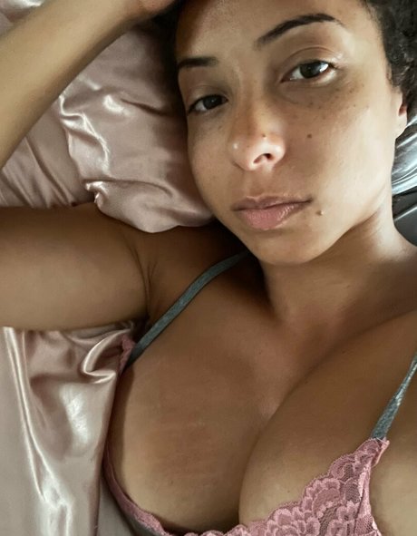 QueenSoTrill pornstar nice img