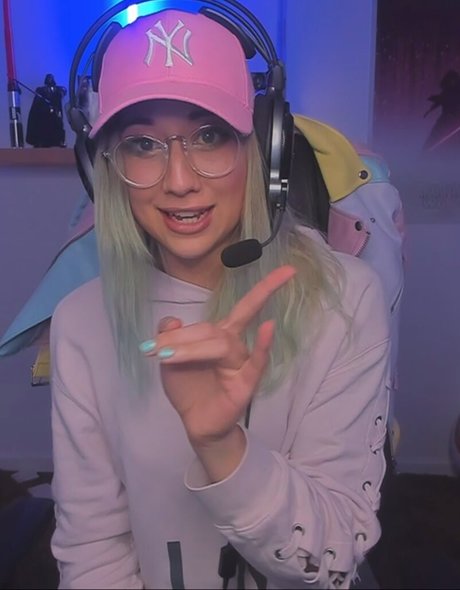 Sinneddonut xxx pornstar image