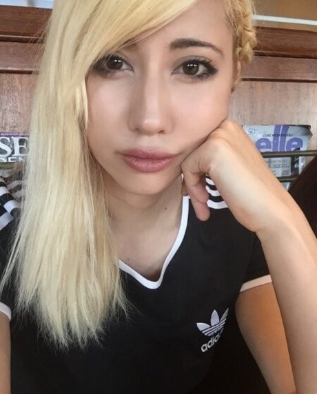 Sinneddonut pornstar art image