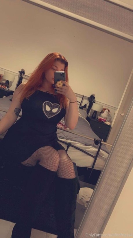 lifeofnessa art star photos