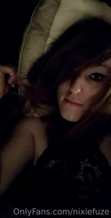 nixiefuze high quality pornstar images