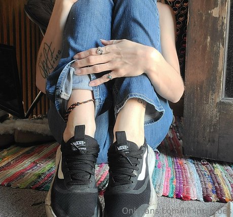 lilhippietoes star hot archive