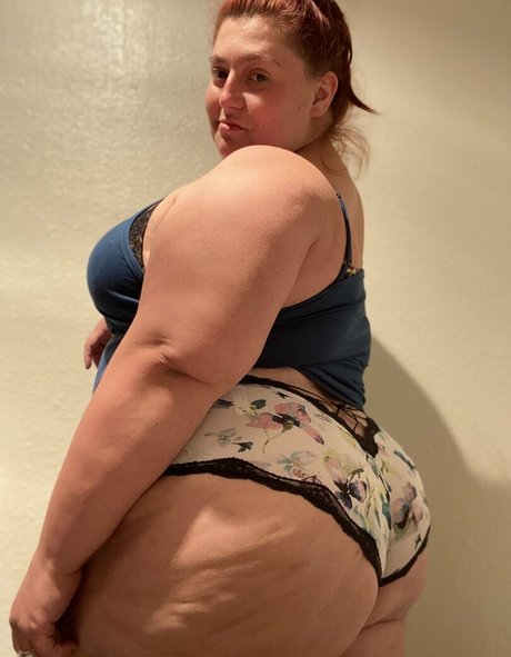 Damnnndezzyyy nude model images