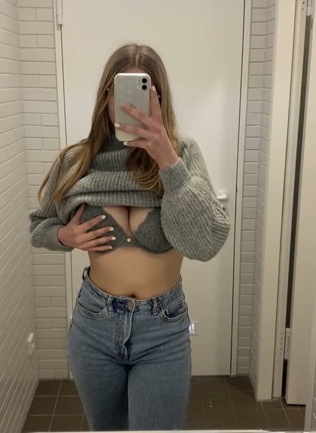 layla 18 erotic pornstar galleries