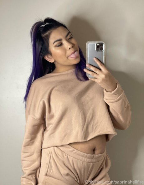 sabrinahellfire beautiful model gallery