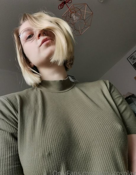 AimuCosplay exclusive star archive