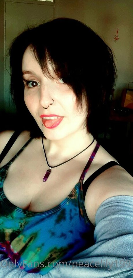 peacelily1993 pretty model img