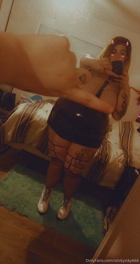 stickyicky666 star hot photos