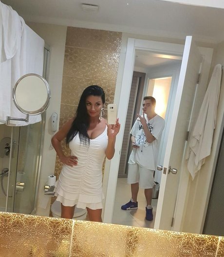 Rita Kyslinger model high quality pics