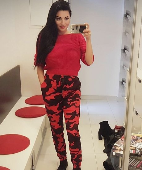 Rita Kyslinger art star image