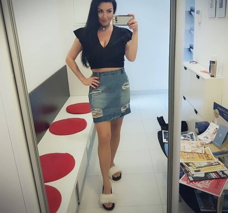 Rita Kyslinger sexy star galleries