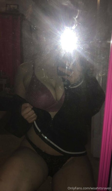 woahitsraven pretty actress pic