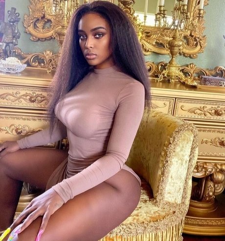 Amara La Negra nudes pornstar photo