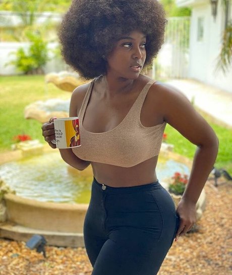 Amara La Negra pornstar nice archive