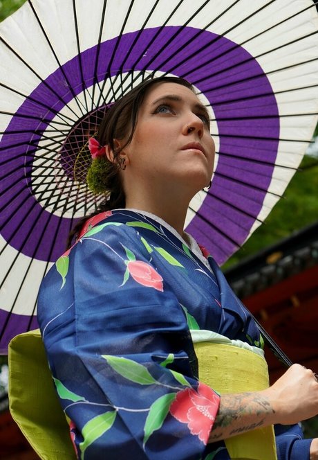 gh05t girl sexy model img