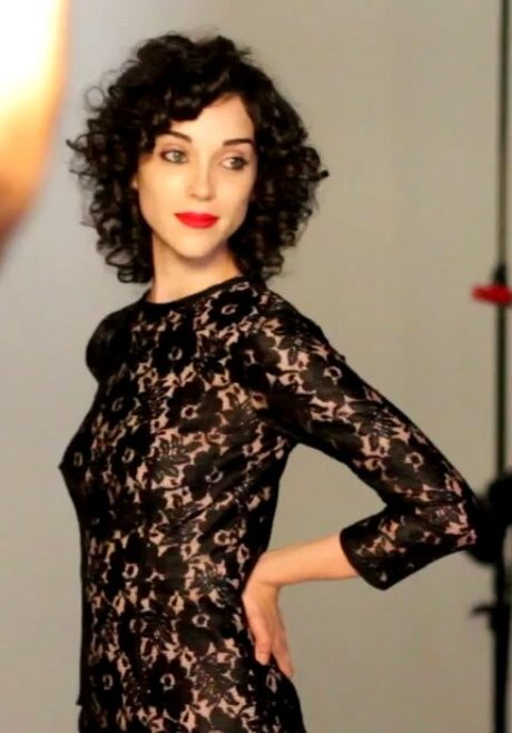 Annie Clark free star picture