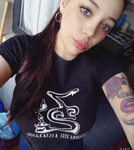 genesis18 star nude images