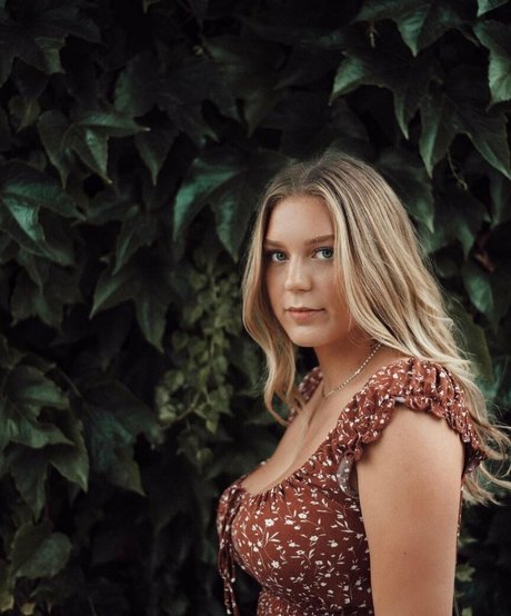 Whitney T model sexy photos